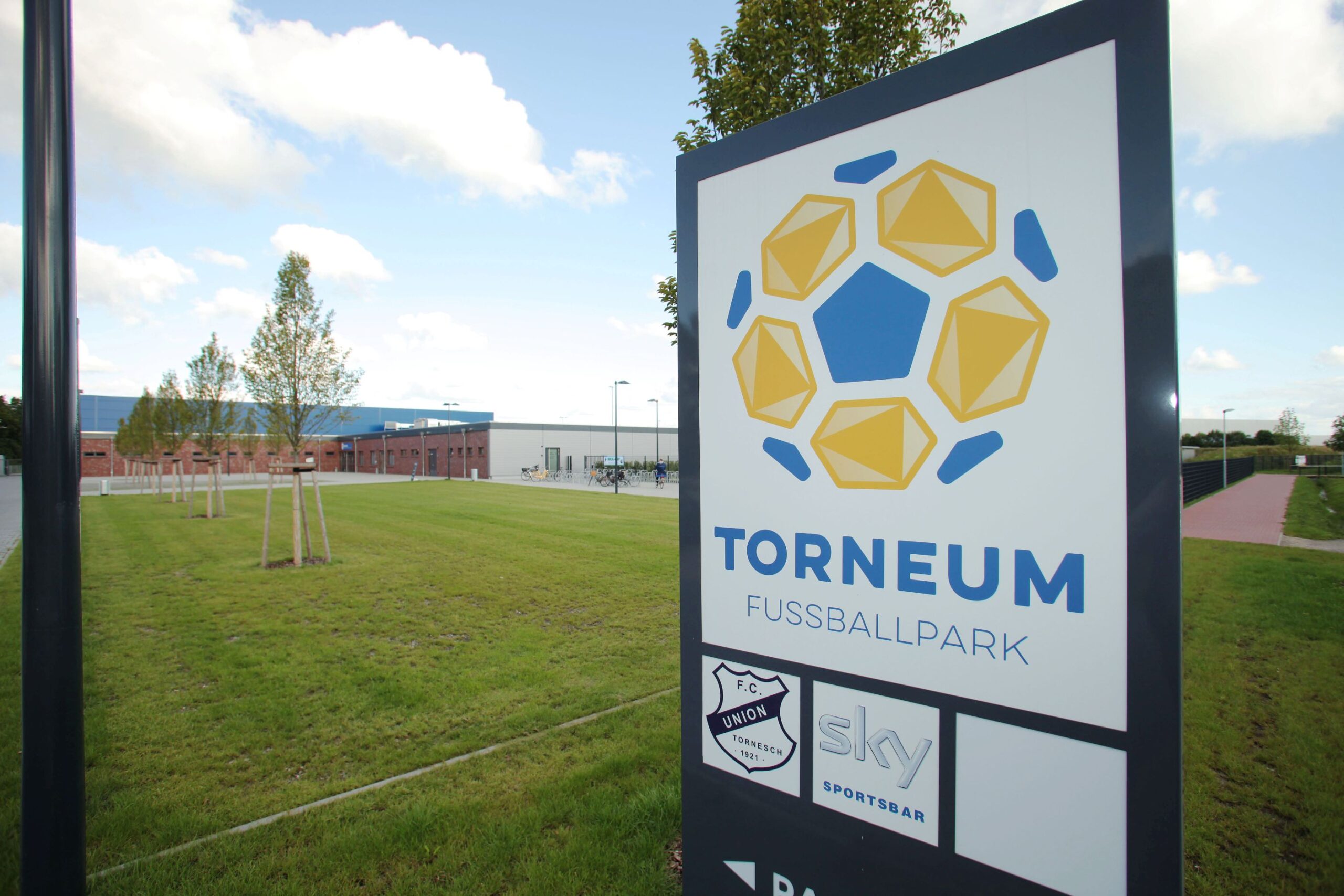 Torneum_Einfahrt-scaled-1 FCU Torneum Einfahrt scaled 1